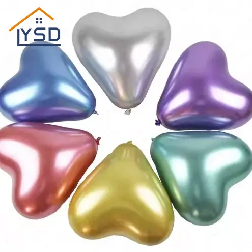Herzförmiger Latexball aus Metall